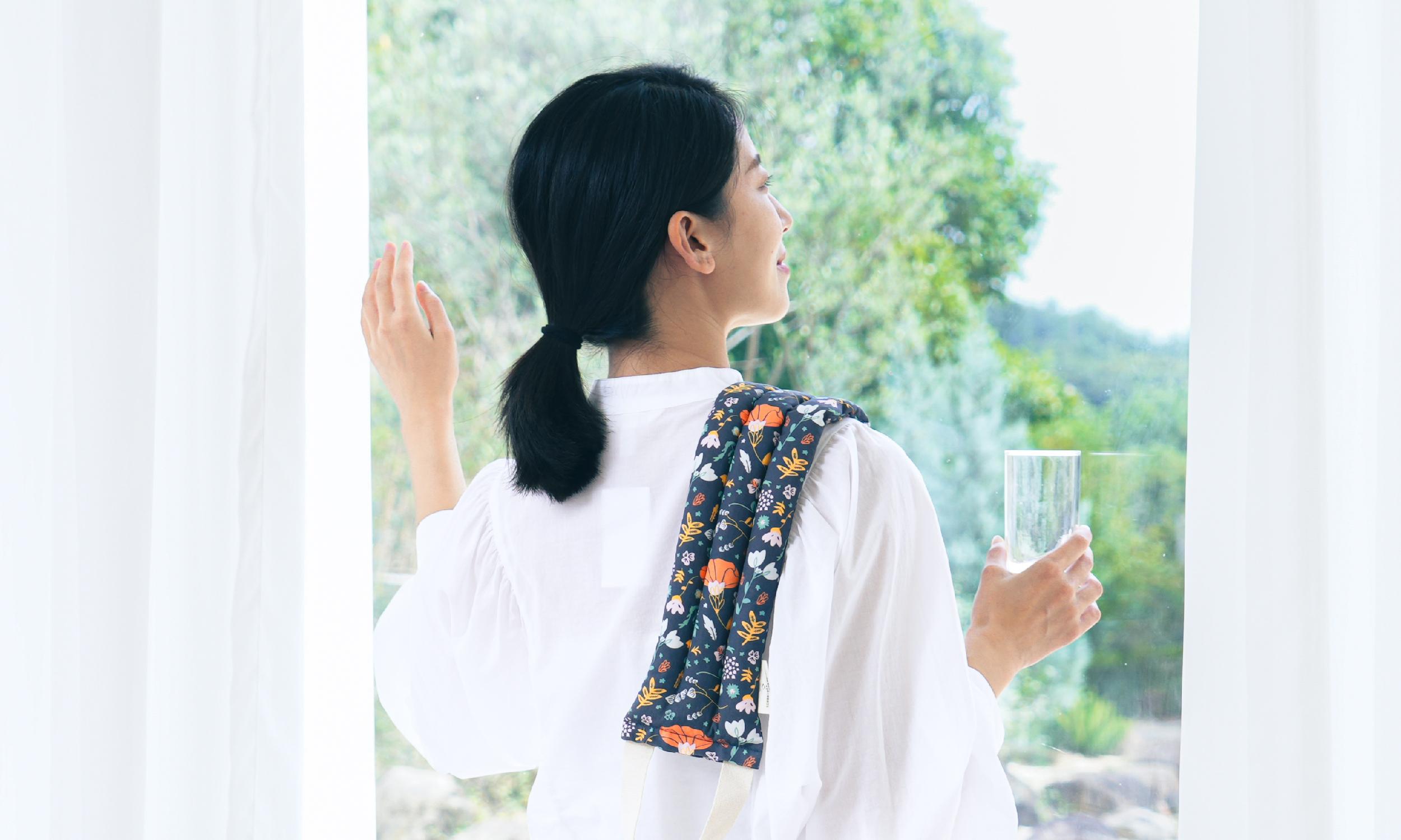 炭草花热敷条